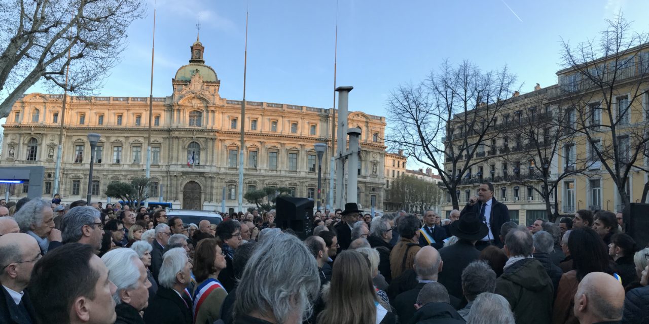 Rassemblement pour Madame Mireille Knoll à Marseille : Plus de 800 personnes se sont réunies face à la Préfecture des Bouches du Rhône ce Mercredi 28 Mars